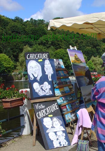 Summer market day in Saint-Nicolas-des-Eaux