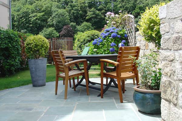 rent your small cottage just for 4 in brittany with river view on Blavet