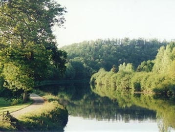 Riverside walking trail near the guesthouse